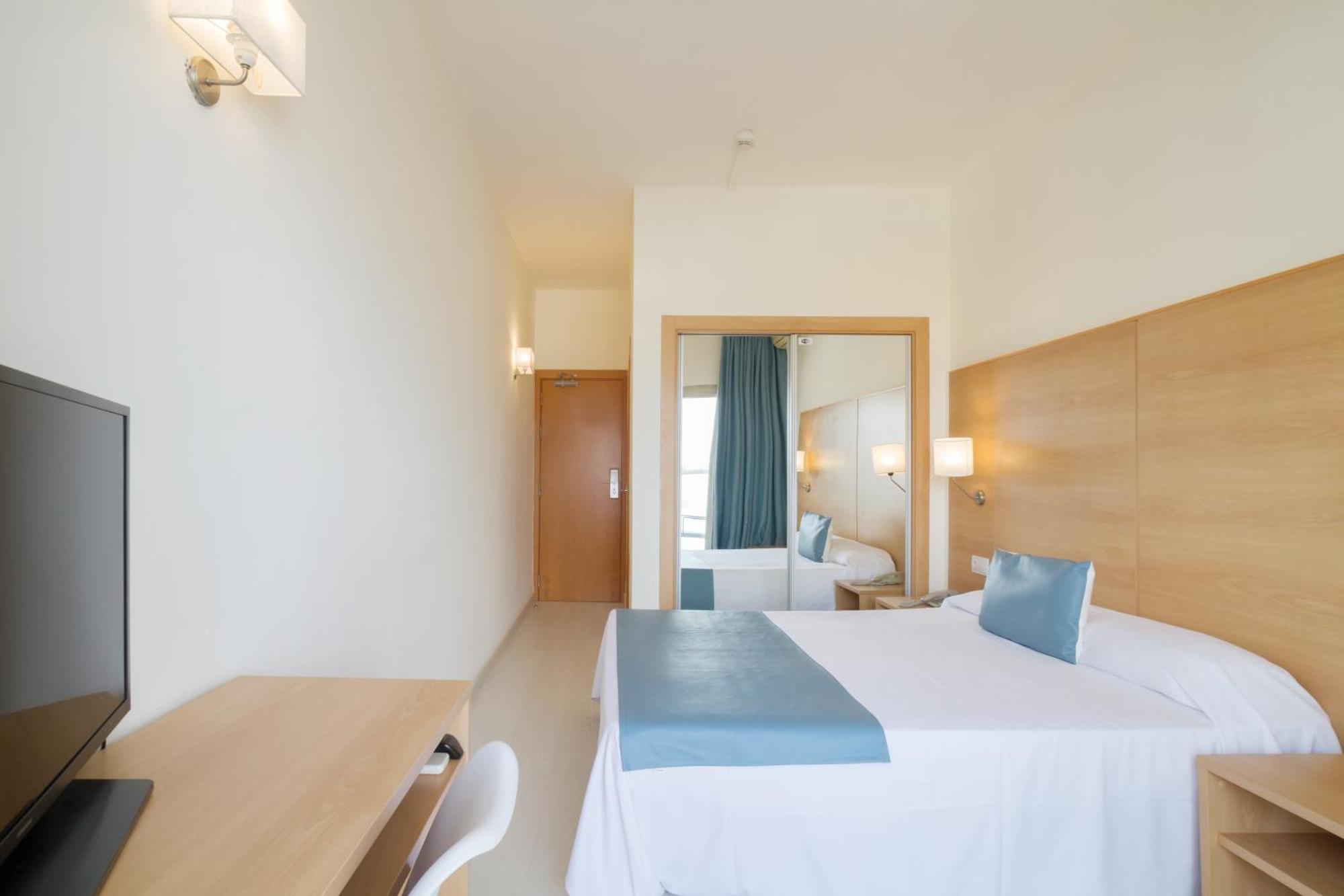 Отель Ibersol Playa Dorada Комарруга Экстерьер фото