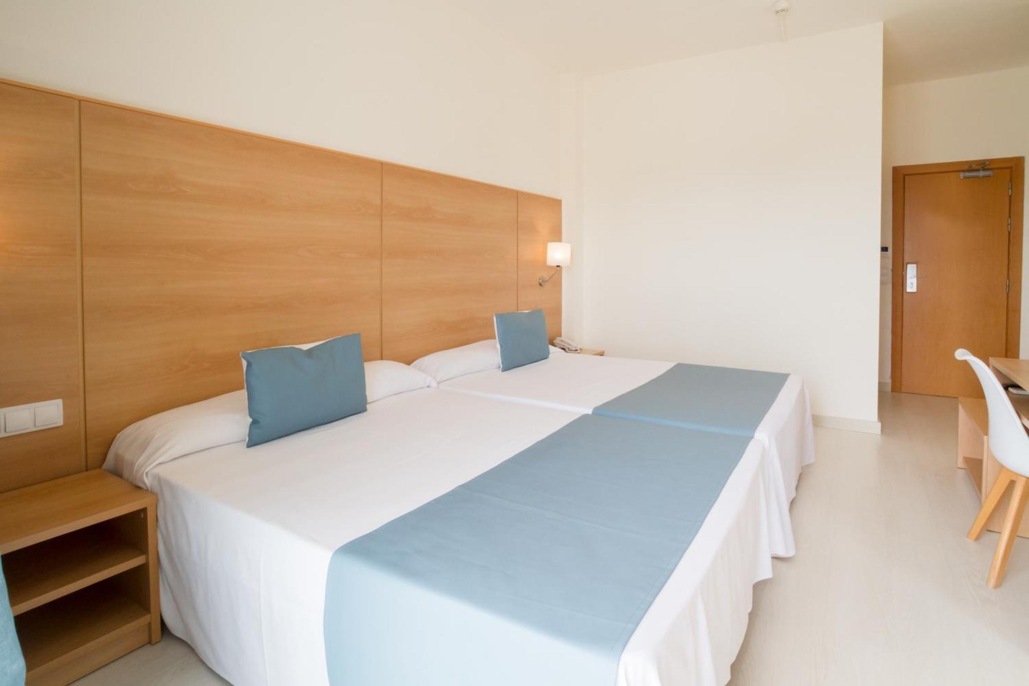 Отель Ibersol Playa Dorada Комарруга Экстерьер фото